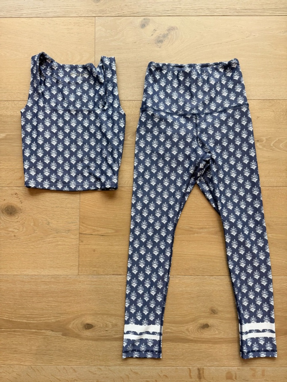 Smith & Quinn Maxine Crop Top and Goldie Leggings Activewear Set